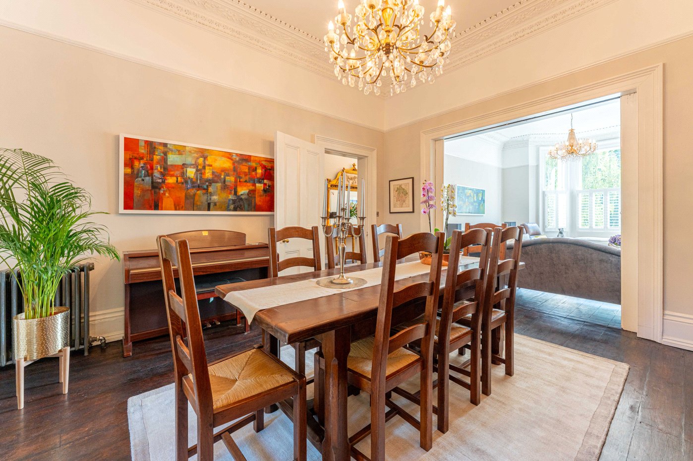 Dining To Sitting